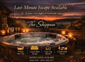 Bowland Breaks- The Shippon Luxury Holiday Let, Luxury Barn Escape with Optional Hot Tub, Log Burner,Comfy Beds, and Views