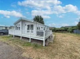 Stunning 4 Berth Lodge With Decking At Breydon Water In Norfolk Ref 10094B