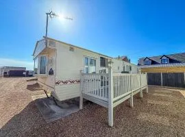 6 Berth Caravan In Hunstanton, Ideal For Seaside Holidays Ref 13004L