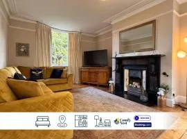5 Bedroom Victorian Home By Comfy Nest Holiday Lets Wellingborough With Hot Tub, Garden