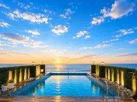 SEA VIEW - SWIMMING POOL LUXUARY THE BS PURI - Near Seabeach and Shree Jagannath Temple , Fully Air Condationed Rooms ,Wifi , Lift , Restaurant & Parking , Near Hotel Mannat Palace , BEST HOTEL IN PURI BEACH
