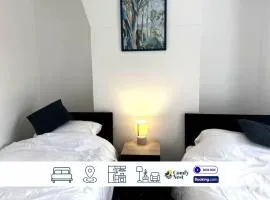 3 Bedroom Flat By Comfy Nest Contractors Accommodation Hailsham, Sleeps 6