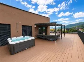 Prestige Rooftop Apartments Viva with Hot Tub