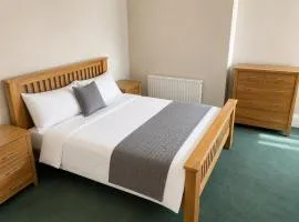 Modern Stay in the Heart of Thurles R1