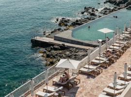 Les Roches Rouges, a Beaumier hotel, hotel v mestu Saint-Raphaël