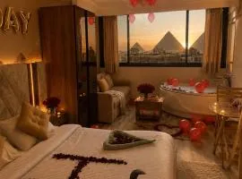panorama pyramids and jacuzzi