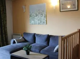 Duplex T3 à Jausiers - 6 personnes, terrasse, parking - FR-1-165B-1