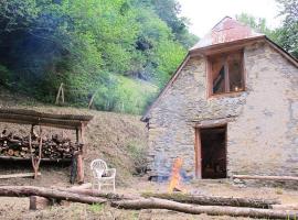 Viesnīca Cabane du Serris - Expérience insolite dans les Pyrénées pilsētā Beaudéan