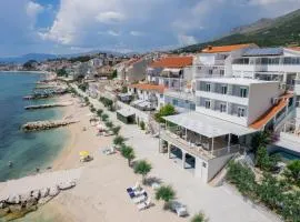 Villa Victoris Beachfront Luxury Villa with Heated Spa Pool Podstrana