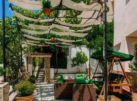 Yiayia's Kalesma - Private Garden View