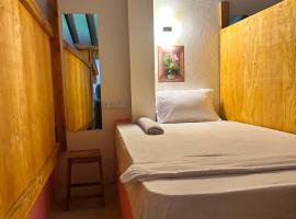 AAA Happy Hostel, hotel Arugam Bayban