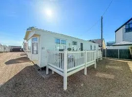 Dog Friendly 8 Berth Caravan, Minutes From The Beach In Hunstanton Ref 13003L