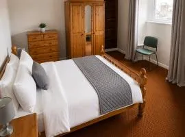 Modern Stay in the Heart of Thurles R6