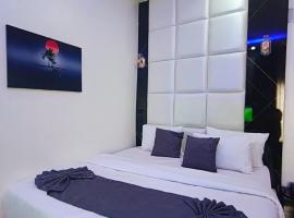 Dpounds Hotel & Suites, hotel en Okinano