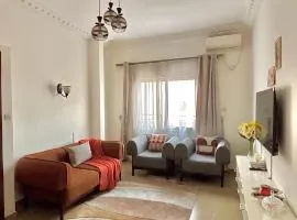Kimia Homes - A Modern apartment, 5 min airport et city center