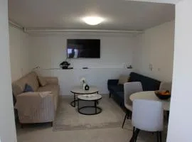 Private Sunny Hills Apartment