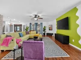 Southern Comfort Escapes 5BR for 14 Near NASA home