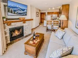 RF 205 Snowshoe Village Great Views Sleeps 6