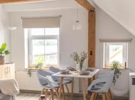LUNA apartamenty - klimatyczne apartamenty na poddaszu - Góry Sowie - Jezioro