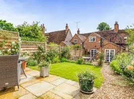 Cottage Sleeps 4 with Enclosed Garden