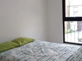 cuarto en senderos comendador con baño privado