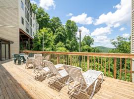 Condo Escape Views Near Ober Mountain Pool Hot Tub, hotel em Gatlinburg