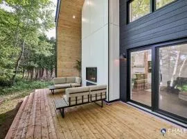 Chalet Altitude Riverfront Pet-Friendly