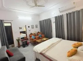 Khajuraho Glory Homestay