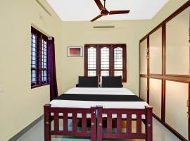 Hotel O Nakshathra Inn, hotel di Kazhakuttam