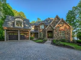 Spacious waterfront house with private hot tub, sauna, pool table