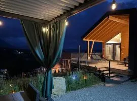 Royal Hill Bran-A-Frame and Bungalows whit Hot Tub and Sauna