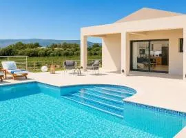 Villa Pinelopi Tria