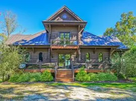 Lakefront Cabin w/ Hot Tub, Boat Dock, WiFi, a Game Room & Firepit - Dogs OK