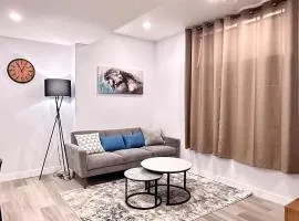 Stylish Private Suite, Free Parking and Wi-Fi