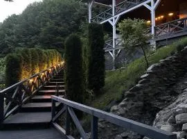 Eagle's Nest-Retreat in Mountain Country Club