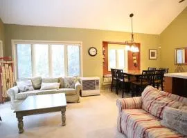 Forest Rim I1 WV Pet Friendly Ski Vacation Condo in Waterville Valley