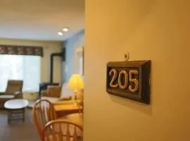 Inns of Waterville Valley 205 One Bedroom Unit at Inns of Waterville Valley