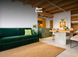 PENTHOUSE N'4 - Rooftop Terrace, Sauna & Whirlpool Access, Hotel in Kramsach