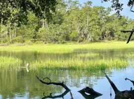 Waterfront Retreat 10 Min to Parris Island