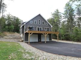 Holly Lane 11 Thornton Pet Friendly Private Home near Waterville Valley, hotel i Thornton