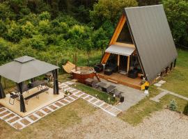 A-Forest Retreat - David's A-frame, hotel a Ocna-Mureşului