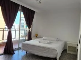 HABITACIÓN PRIVADA CENTRO MALAGA LA MEJOR ZONA CERCA A LA PLAYA ENFRENTE A LA ESTACIÓN DE TREN Y EL CENTRO COMERCIAL VIALIA Y TAMBIEN JUSTO A LADO DEL CENTRO COMERCIAL LARIOS TAMBIÉN CERCA AL CASCO ANTIGUO DE LA MEJOR ZONA PARA DISFRUTAR DE MALAGA a