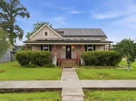 Downtown Lafayette 4BR Home with Parking
