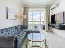 Penthouse Paradise -Pool -Terraces -Parking -BBQ
