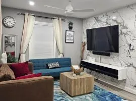Cozy 2B Home in Delmar Loop with Newly Renov Bathroom
