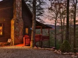 Living on the Ledge - Long-Range Mountain Views - Hot Tub and Fire Pit