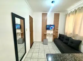 APT-8 Completo Bem Localizado a 1 minuto Rodoviaria e Centro, com Ar Condicionado e Garagem