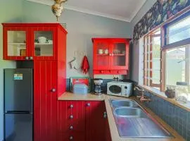 Bietjie Sjiek Charming Kleinmond Coastal Escape
