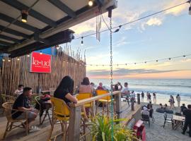 La Ud Lounge and Hostel, khách sạn ở San Juan