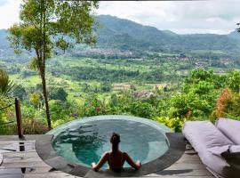 Villa Damai Rohani Private Pool Villas with Valley Views Adults Only, ξενοδοχείο σε Sidemen